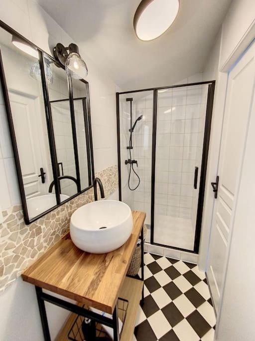 Bienvenue A La Tatoo Room Bourgoin-Jallieu Zewnętrze zdjęcie